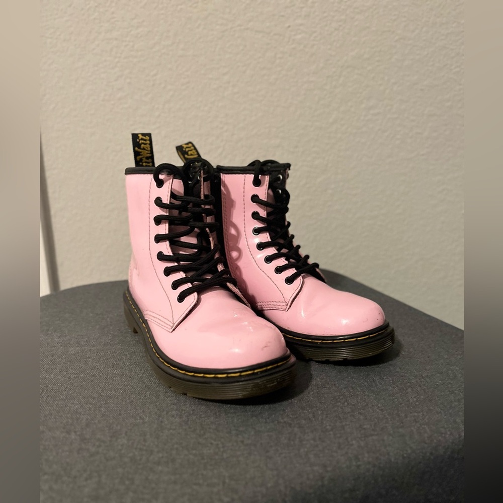 DOC MARTENS YOUTH 1460 PATENT LEATHER LACE UP BOOTS